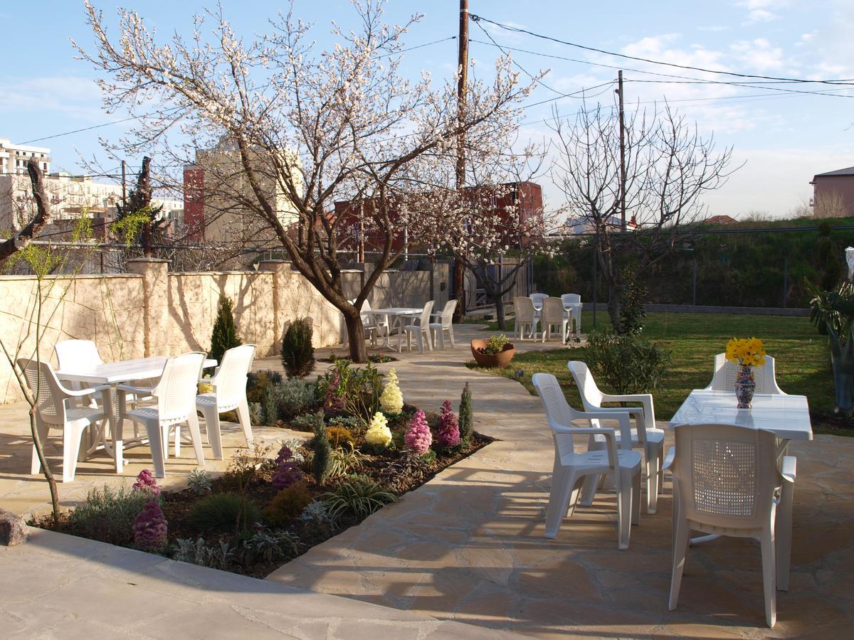 Hotel Liel Tiflis Exterior foto